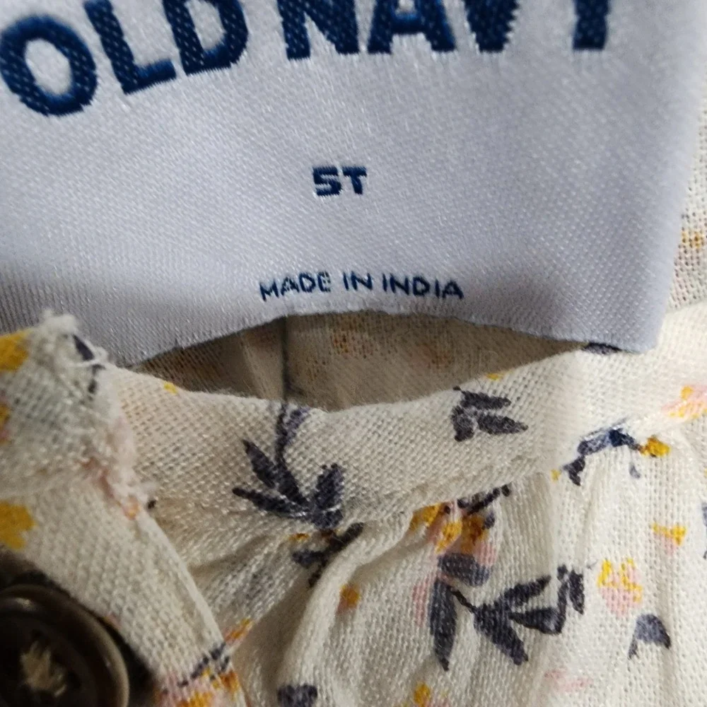 Old Navy adorn your